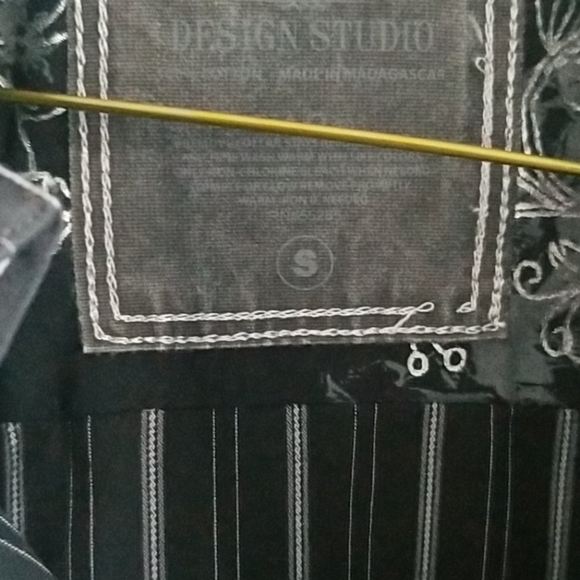 Express Button Down - Picture 4 of 5